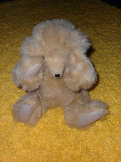 VINTAGE FULLY JOINTED TRADITIONAL TEDDY BEAR WITH LABEL CANT MAKE OUT MAKER