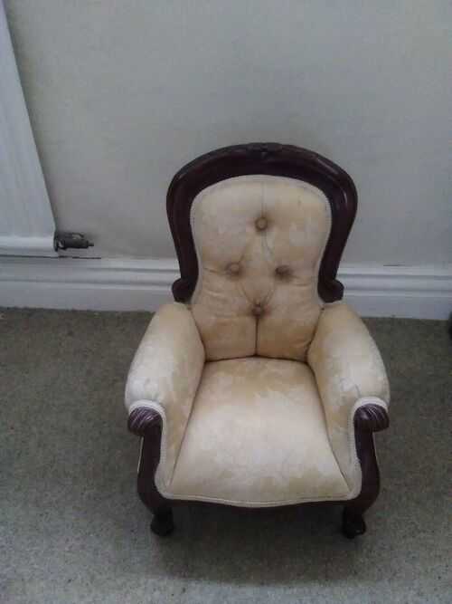 Vintage Teddy bear/dolls armchair or little dog chair