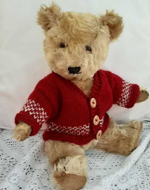 **BEAR KNITS** Hand Knitted  v neck cardigan wine and oyster to fit.14