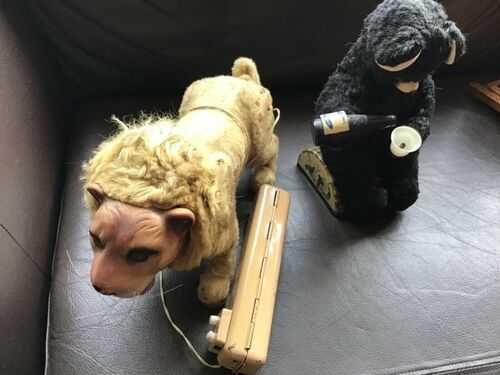 JOB LOT OF A BATTERY VINTAGE  DRINKING BEAR and LION