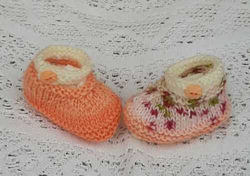 *BEAR KNITS* Hand Knitted ankle strap shoes in shades of peach fit up to 3