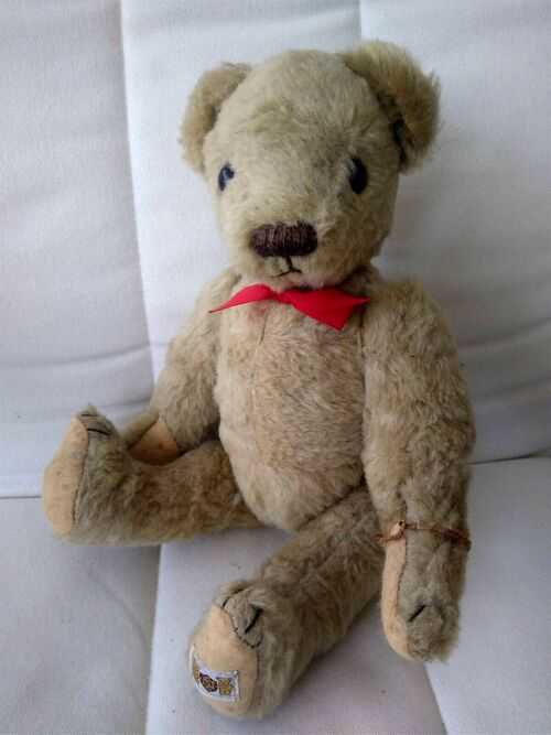 Sweet Vintage Limited Edition Yes No Teddy Bear  Old signed Nisbet bear