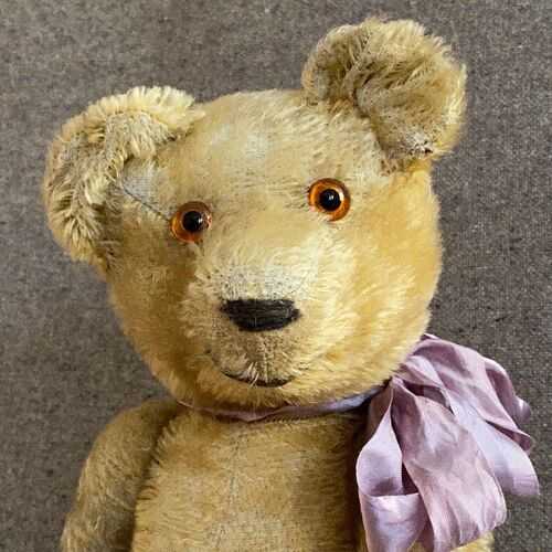 An antique and cheerful German teddy bear from c1920 | 47cm - 18.5in