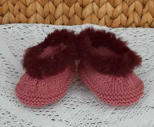 *BEAR KNITS* Hand Knitted dusky pink fur trimmed slippers fit up to 5