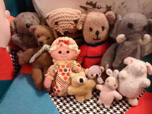 Coll. 9 charming vintage teddy bears some hand-made - well-loved but gc