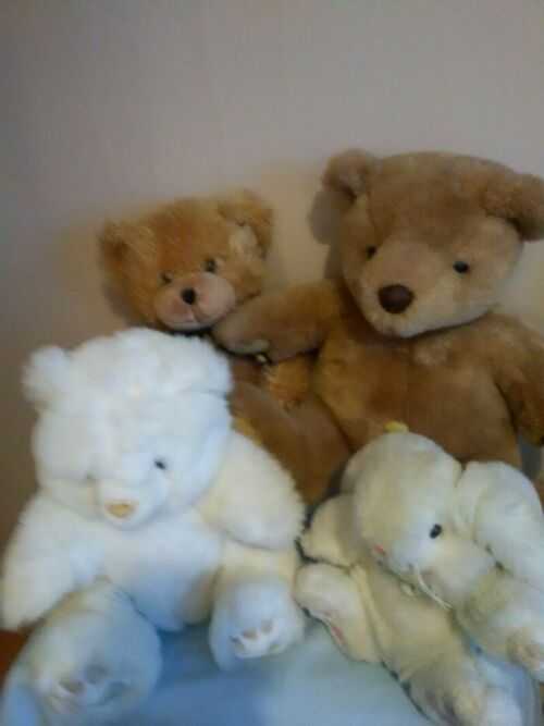 Children s Teddy Bears and. Rabbit used good condition .fast delivery.