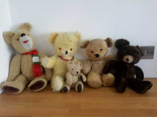 Group of five old Vintage Teddy Bears pedigree and others 1960's