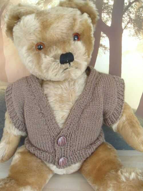 BEAR WEAR Hand knitted waistcoat for approx.16