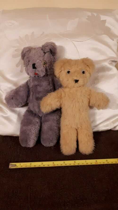 2 Vintage Teddy Bears need a new loving home.