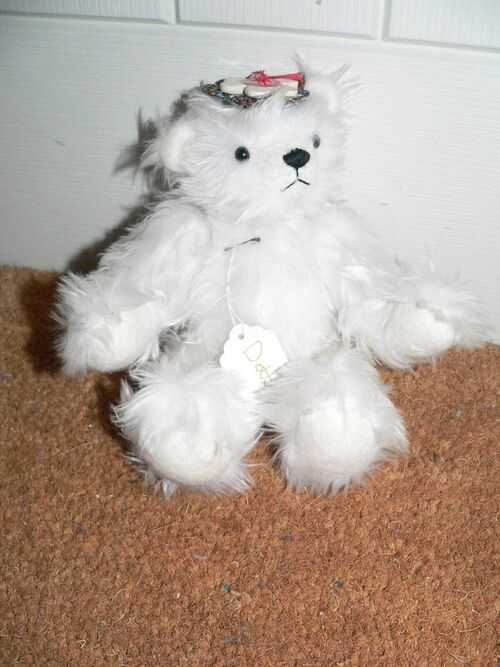 UNUSUAL WHITE MOHAIR TEDDY BEAR UNDATED HANDSMADE 9  INCHES TALL