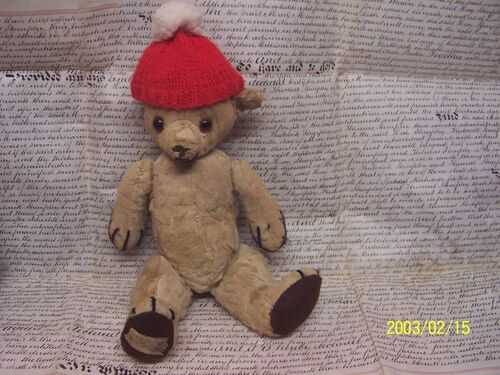 A vintage teddybear.  chadvallet cubby bear.