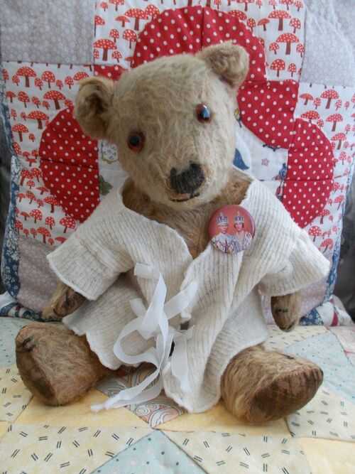Lester - Old 1930's Chiltern Bear - GORGEOUS Face - Few Issues