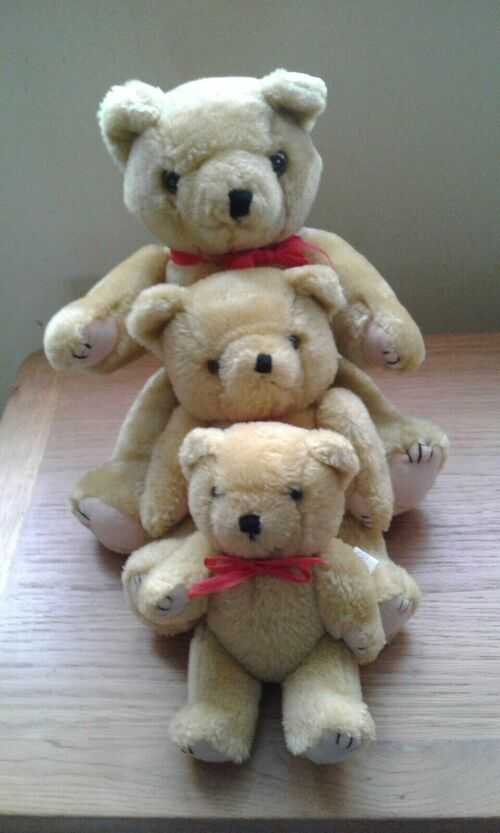 3 vintage Lefray Teddybears . Sizes 14 inch, 10 in, 8 inch. Golden plush.+