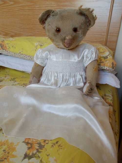 Beautiful Heavy Satin Smocked Baby Dress - Large Bears/ Dolls