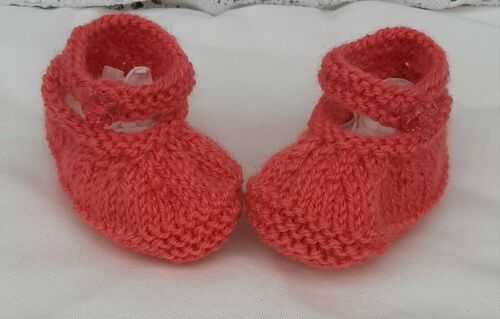 *BEAR KNITS* Hand Knitted ankle strap shoes in melon fit up to 3.75