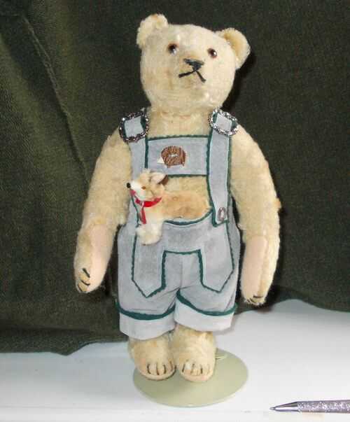 ANTIQUE STEIFF TEDDY BEAR 11.5 INCHES HIGH CIRCA 1920 WITH BUTTON IN EAR