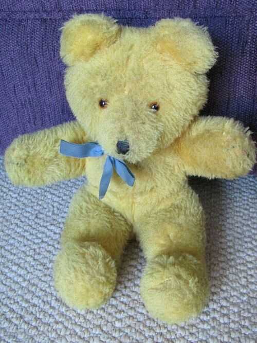 Vintage Wendy Boston Teddy Bear with original Ribbon and Label