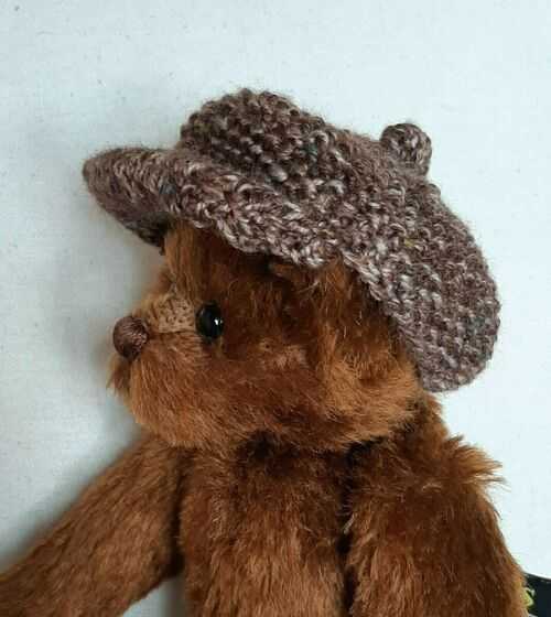 *BEAR KNITS*Hand Knitted brown fleck Peak Cap  to fit  10