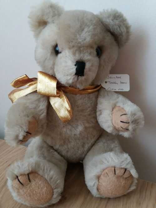 Vintage Unbranded Jointed Beige Teddy Bear with glass eyes circa 1950s