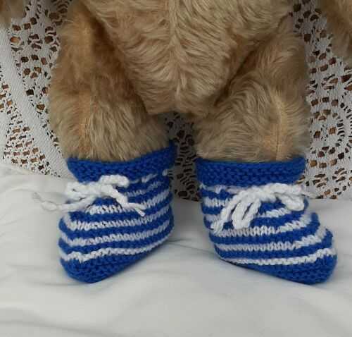 *BEAR KNITS* Hand Knitted blue and white nautical bootees fit up to 4.5