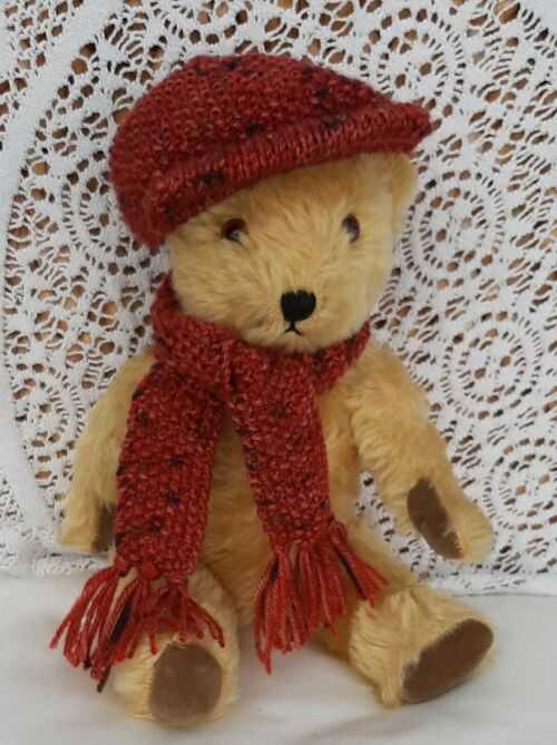 *BEAR KNITS*  Hand Knitted rust fleck  Peak Cap and scarf to fit 12