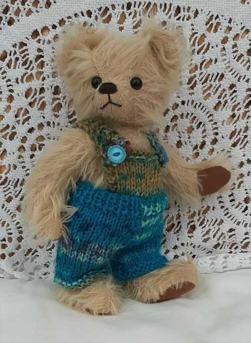 *BEAR KNITS* Hand Knitted clothes dungarees in blue shades fit 7