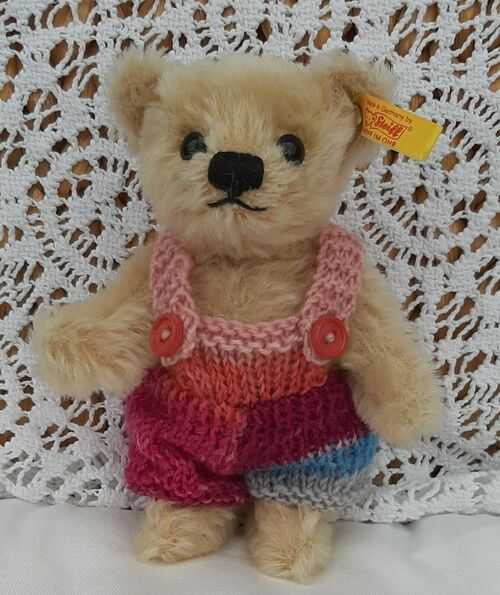 *BEAR KNITS* Hand Knitted clothes dungarees in pink shades fit 6