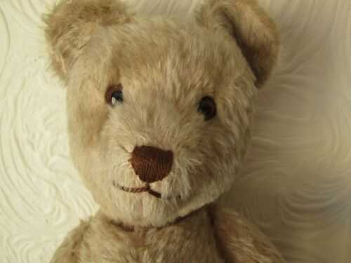 BERG TEDDY BEAR  WITH ORIGINAL RED METAL TAG TO CHEST. BLONDE. 19  TALL.