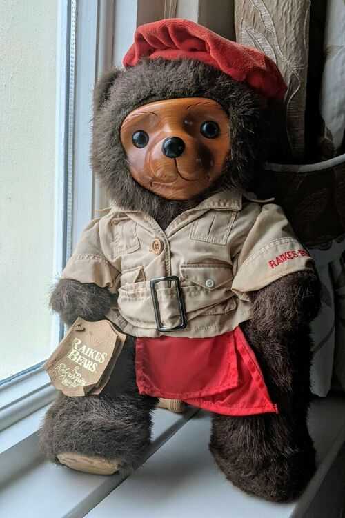 Vintage 1986 Raikes 15  Director Wooden Bear #R79/15000 with Certificate