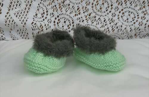 *BEAR KNITS* Hand Knitted 'baby green' fur trimmed slippers fit up to 3  foot